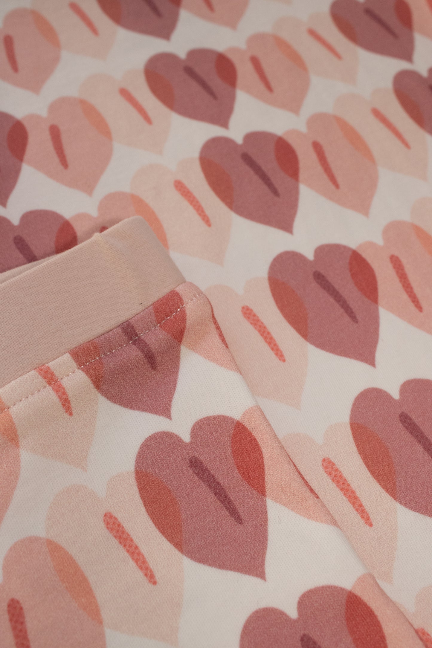 Two-Piece Short Sleeve Pajama Set - Anthurium Hearts